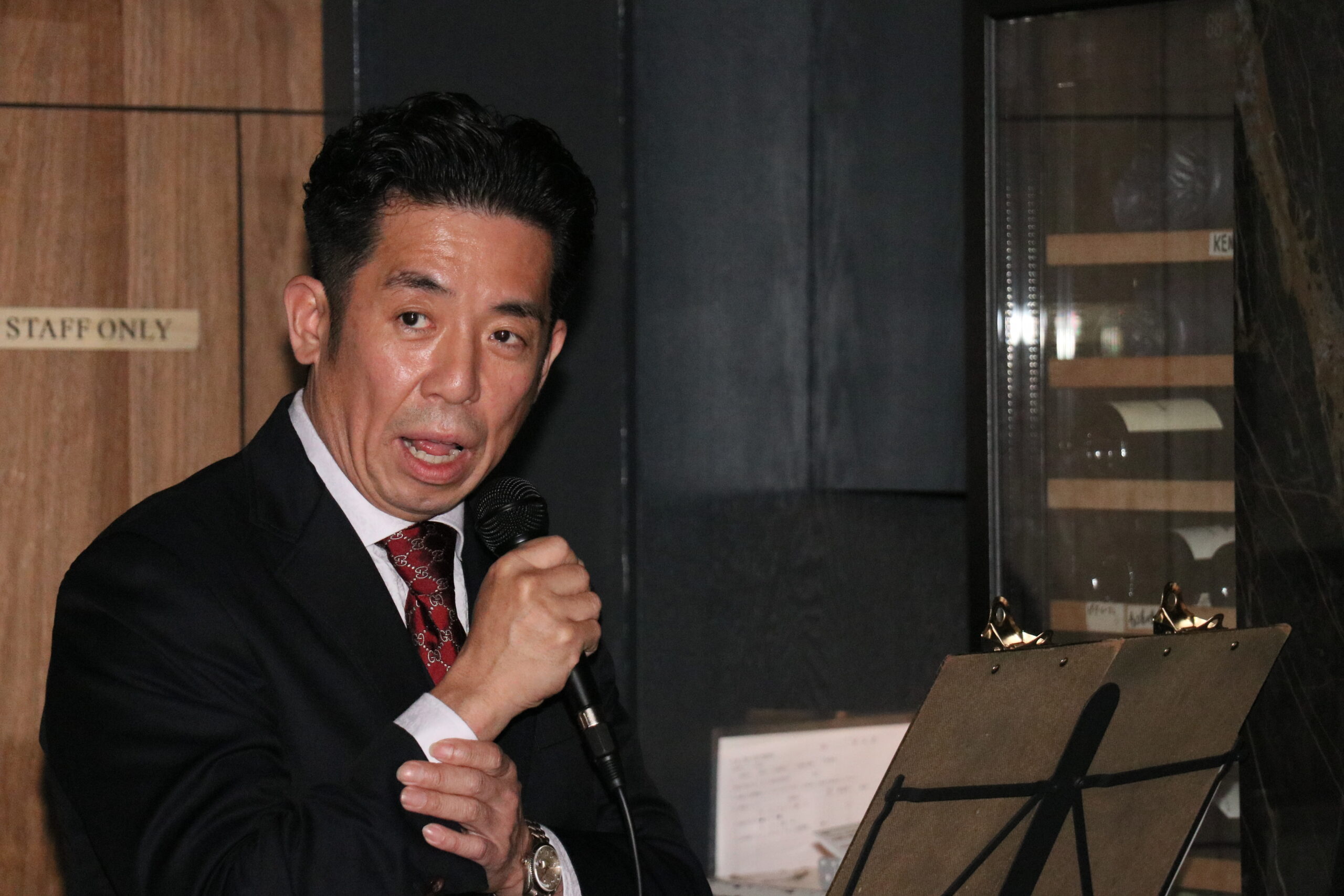2025年4月15日『かまど焼 NIKUYOROZU』にて、令和6年度「東京都中小企業技能人材育成大賞知事賞」奨励賞受賞を記念した新コース「薪と肉 伝統を紡ぐ和のコース ～受賞記念特別仕立て～」のメディア試食会を開催いたしました。