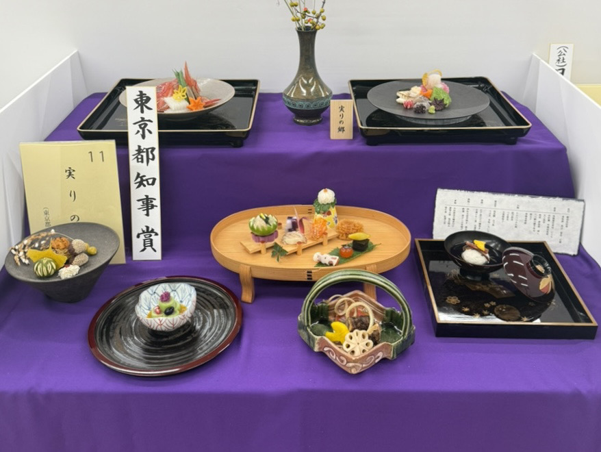 2025年9月29日に行われた「第42回 日本料理全国大会」の郷土料理部門において、RHグループ最高経営責任者（CEO）竹松 弘光の作品が東京都知事賞を受賞いたしました。
