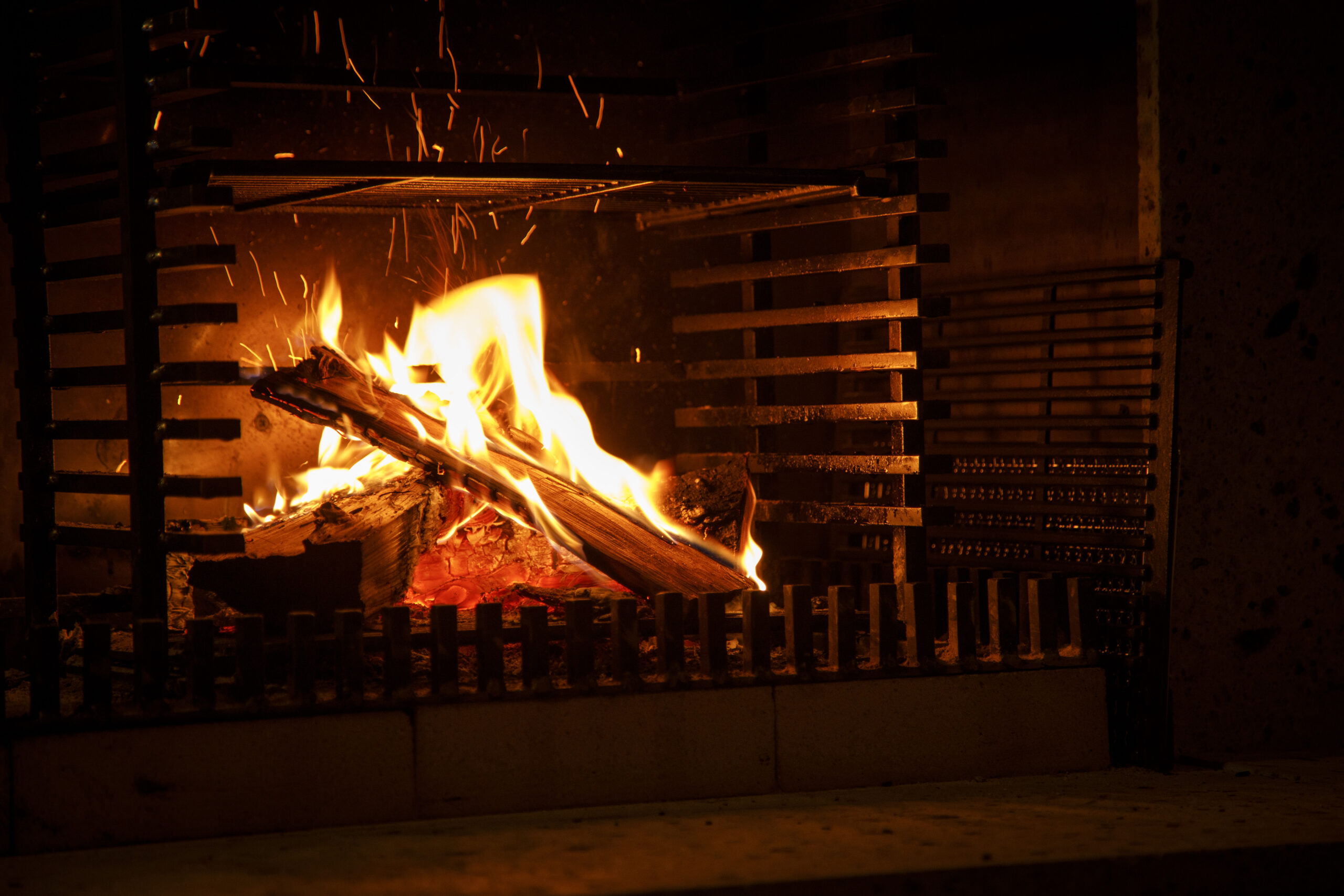 2026年5月10日（日）『かまど焼 NIKUYOROZU（肉よろず）』にて、昨年ご好評を賜りました特別晩餐会を、本年も開催いたします。